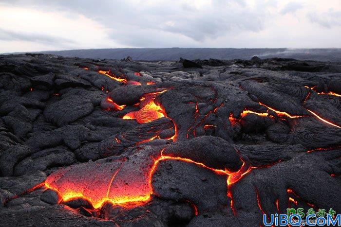 Photoshop利用火山岩浆及火山泥素材创意合成男士护肤品宣传海报