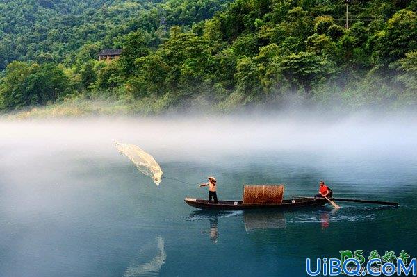 Photoshop创意合成一头在野外孤独流浪的野牛场景海报