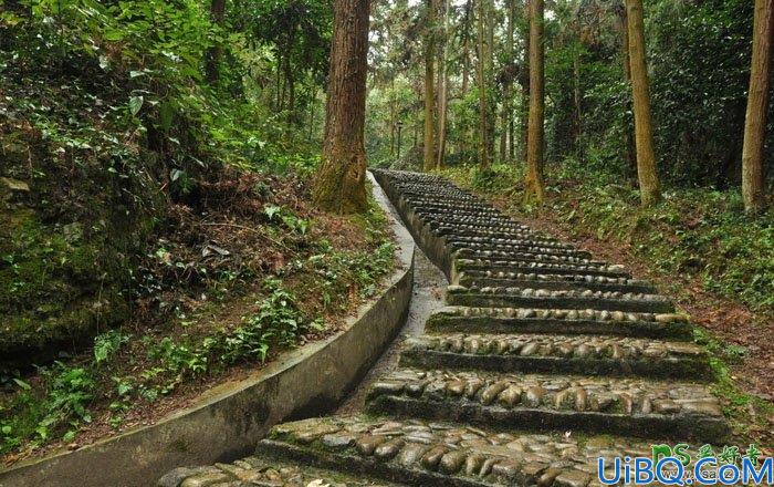 Photoshop合成灾难电影中阴森恐怖的古堡场景