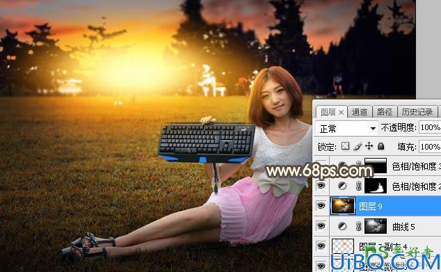 Photoshop给公园中手拿电脑键盘自拍的广告美女外景照调出温馨的黄色调