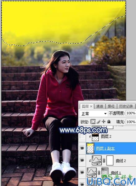 Photoshop给古建筑边自拍的红色运动装青春少女写真图片调出霞光