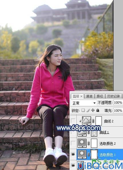 Photoshop给古建筑边自拍的红色运动装青春少女写真图片调出霞光