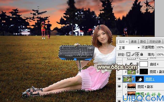 Photoshop给公园中手拿电脑键盘自拍的广告美女外景照调出温馨的黄色调