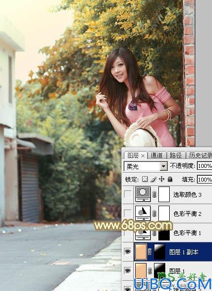 Photoshop给村间小路上自拍的阳光女孩儿艺术照调出绚丽的秋季色